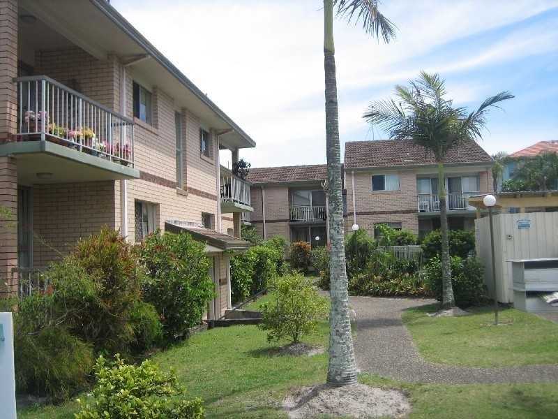 Unit 8/5 Christine Avenue, Burleigh Heads QLD 4220
