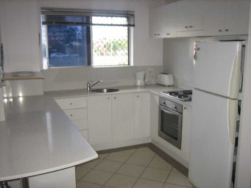 Unit 8/5 Christine Avenue, Burleigh Heads QLD 4220