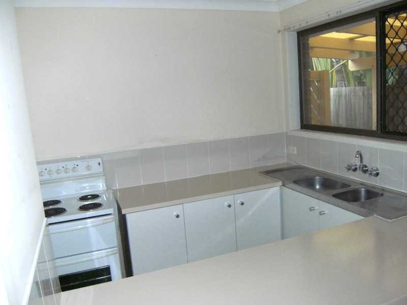 2/41 Seashell Avenue, Mermaid Beach QLD 4218