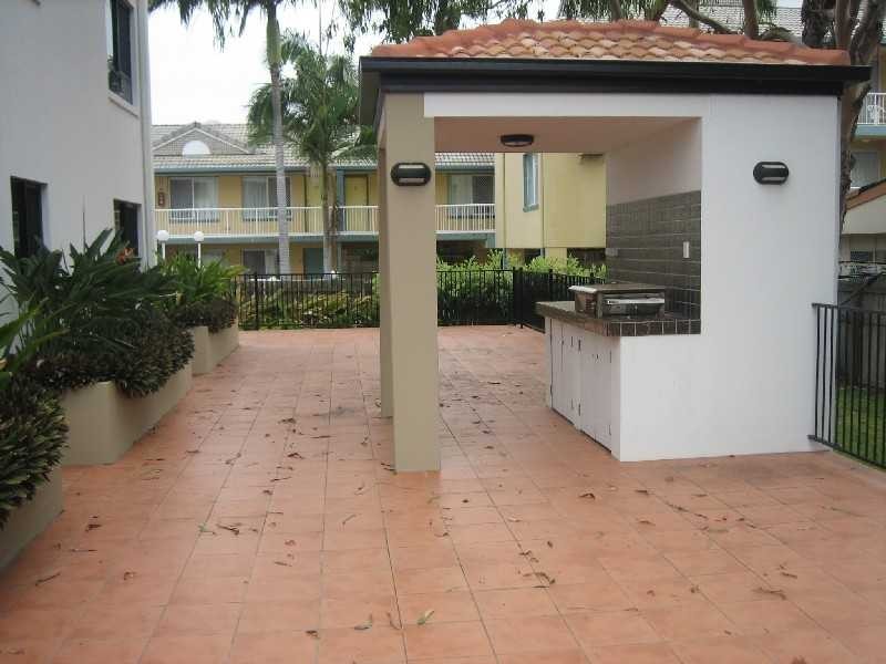 Unit 1/2008 Gold Coast Highway, Miami QLD 4220