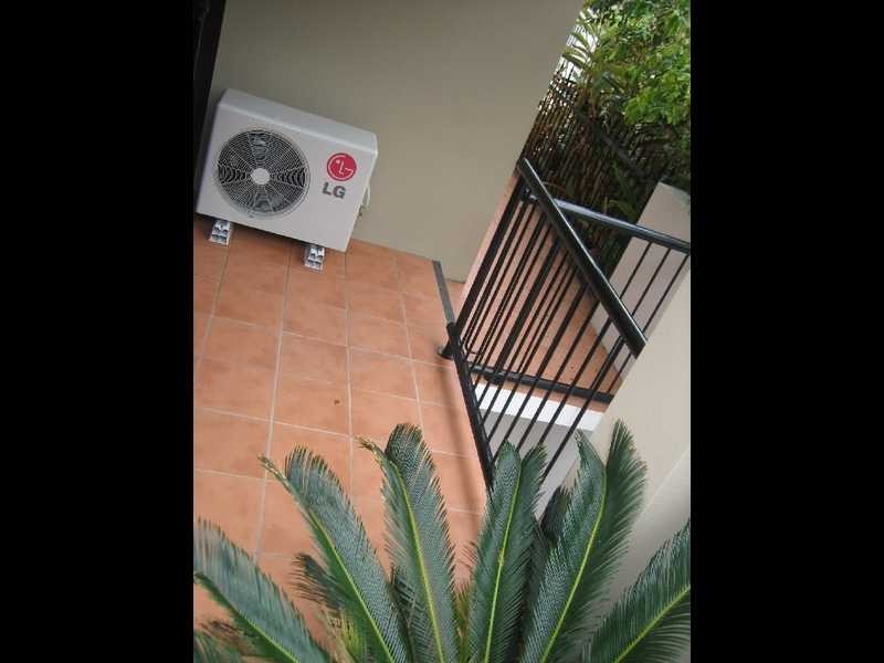 Unit 1/2008 Gold Coast Highway, Miami QLD 4220