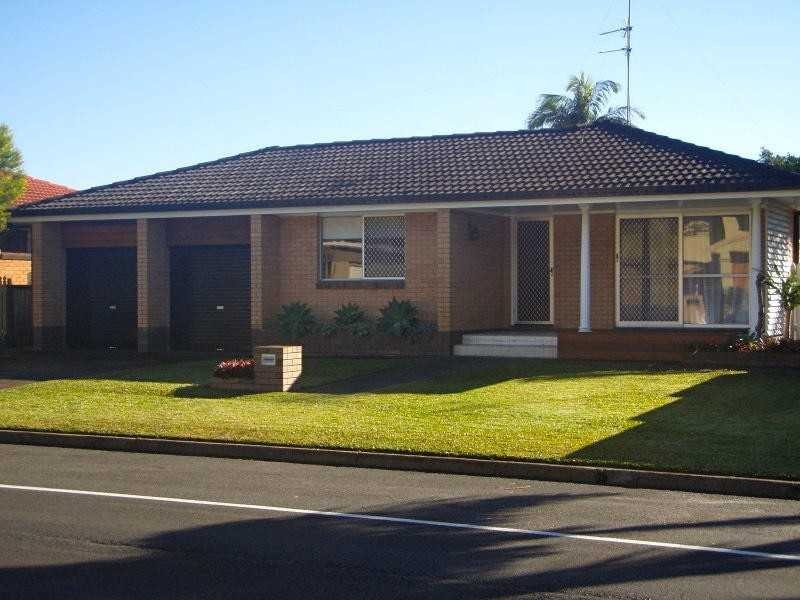 135 Acanthus Avenue, Burleigh Heads QLD 4220