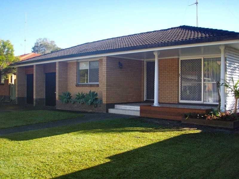 135 Acanthus Avenue, Burleigh Heads QLD 4220