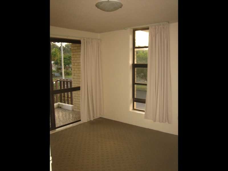 Unit 5/30 Ikkina Road, Burleigh Heads QLD 4220