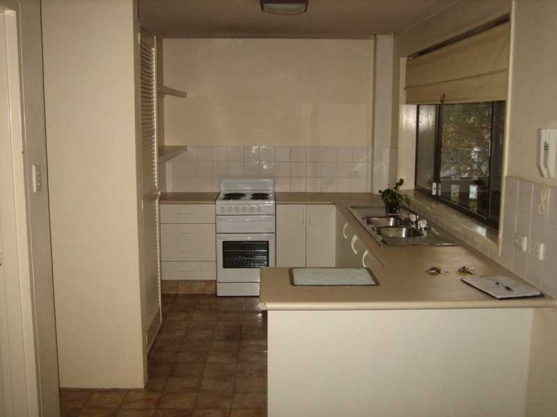 Unit 5/30 Ikkina Road, Burleigh Heads QLD 4220
