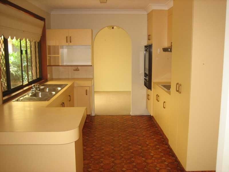 11 Cuckoo Crescent, Burleigh Waters QLD 4220