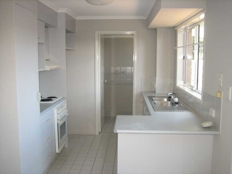 Unit 2/3 Pontoon Place, Varsity Lakes QLD 4227