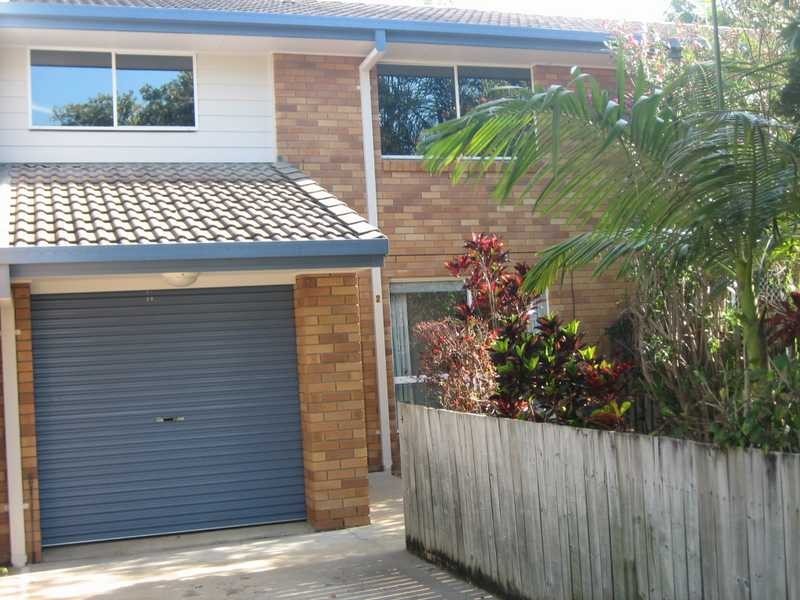 Unit 2/3 Pontoon Place, Varsity Lakes QLD 4227