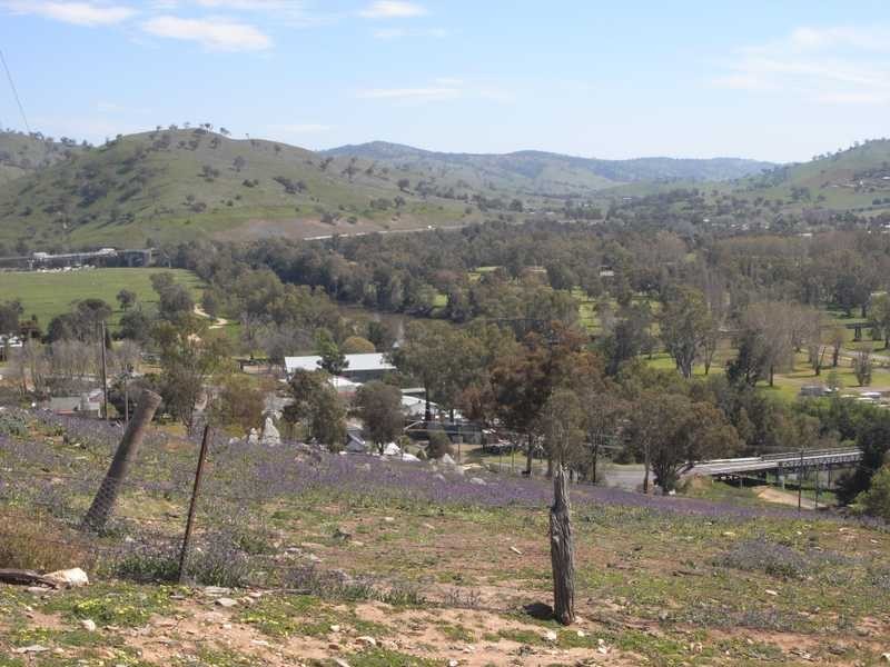 13 Fry Street, Gundagai NSW 2722