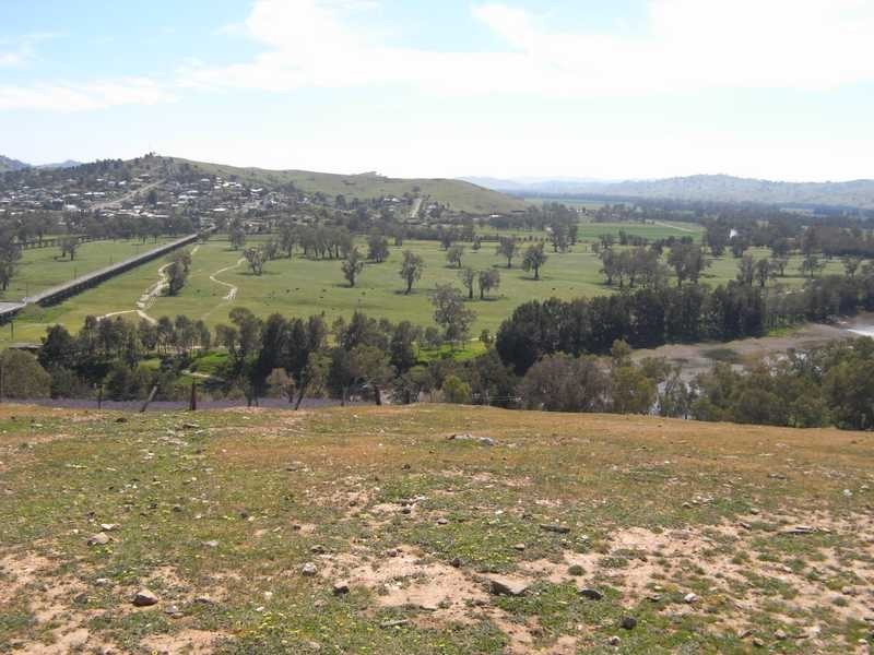 13 Fry Street, Gundagai NSW 2722