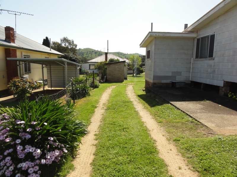 62 West Street, Gundagai NSW 2722
