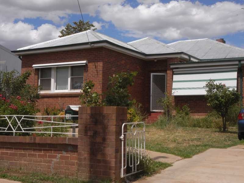 59 West Street, Gundagai NSW 2722