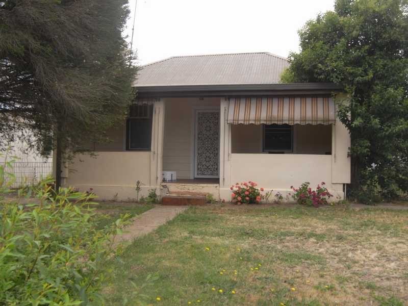 143 Punch Street, Gundagai NSW 2722