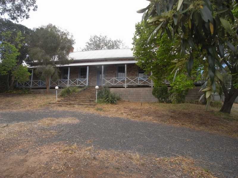 43 Otway Street, Gundagai NSW 2722