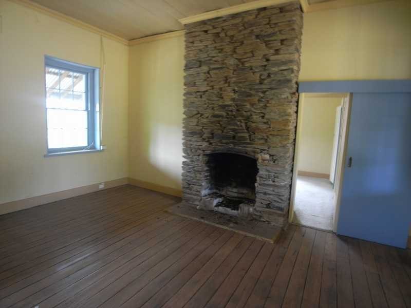 43 Otway Street, Gundagai NSW 2722