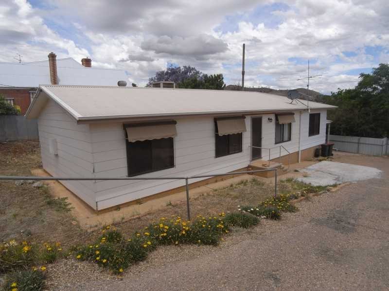 74 First Avenue, Gundagai NSW 2722