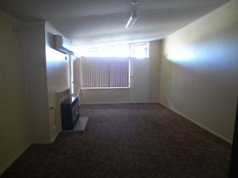 80 West Street, Gundagai NSW 2722