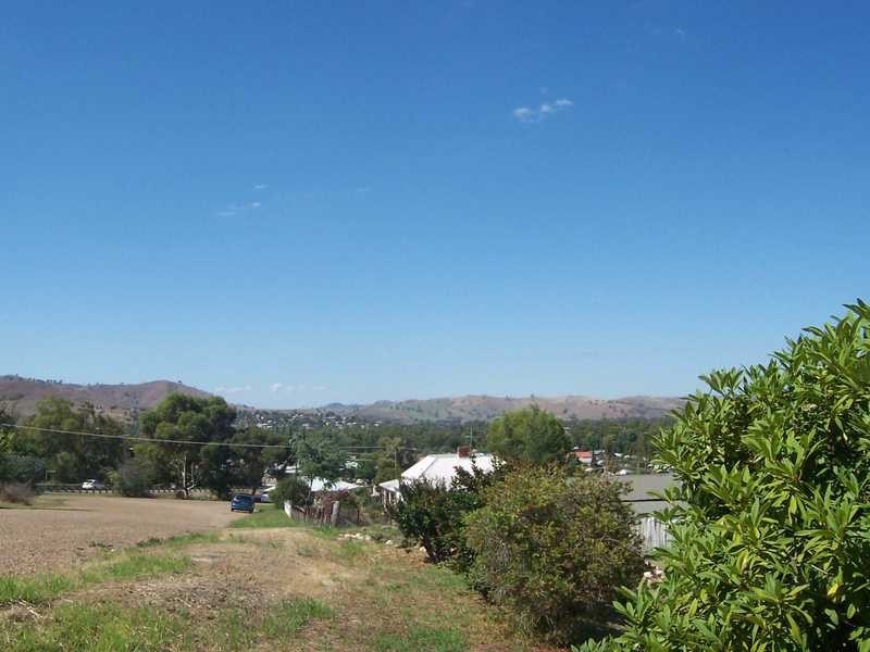 80 West Street, Gundagai NSW 2722