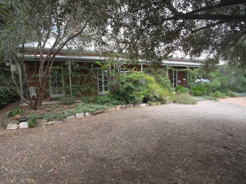 45 Otway Street, Gundagai NSW 2722