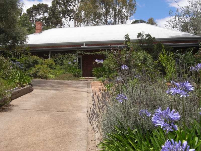 45 Otway Street, Gundagai NSW 2722