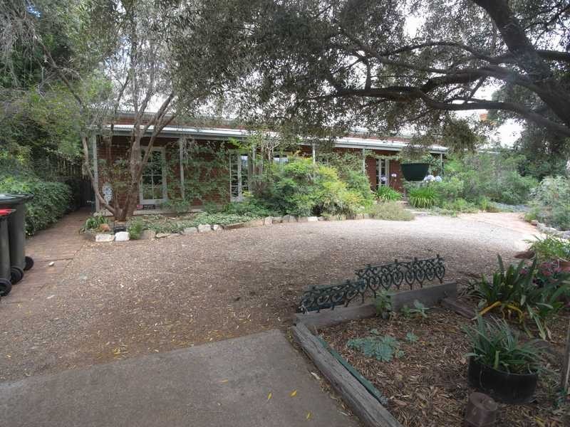 45 Otway Street, Gundagai NSW 2722