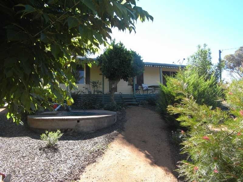 68 Camp Street, Adelong NSW 2729