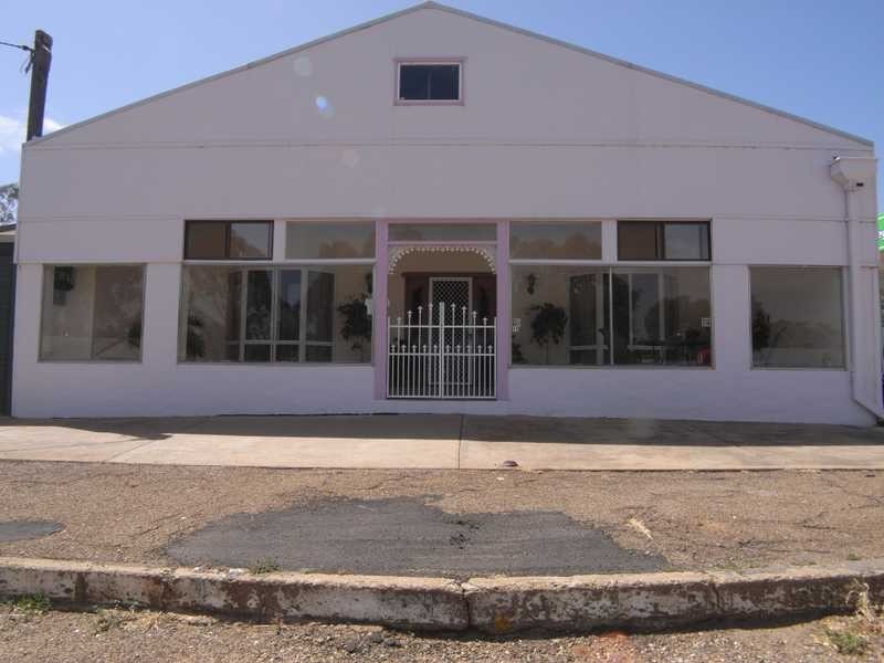 12 Mount Street, Gundagai NSW 2722