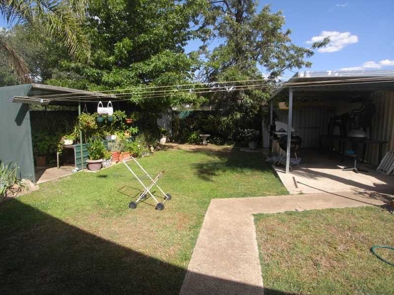 12 Mount Street, Gundagai NSW 2722
