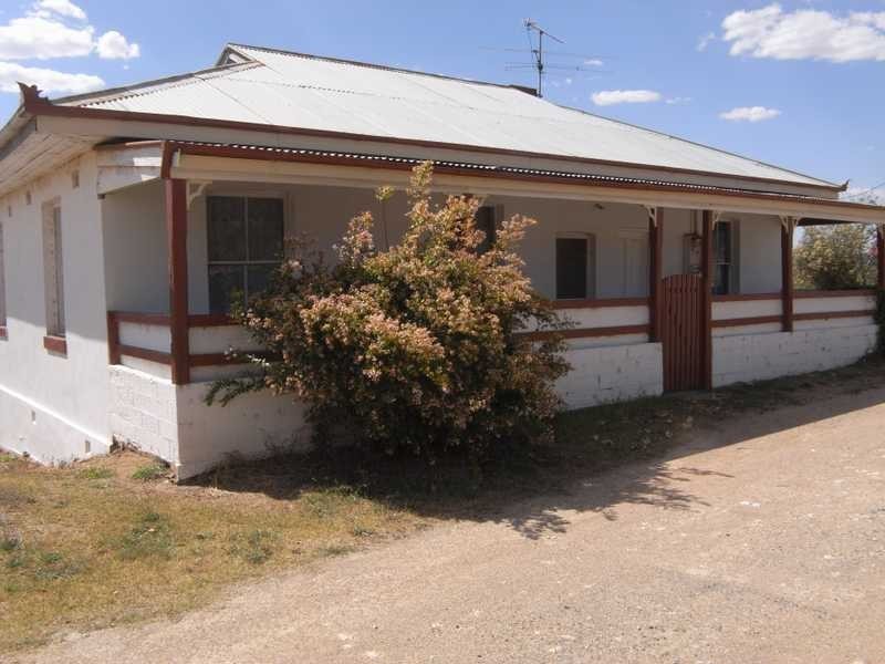 61 Mount Street, Gundagai NSW 2722