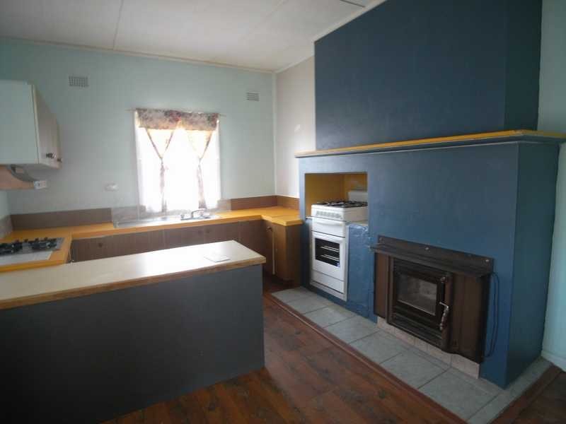 61 Mount Street, Gundagai NSW 2722