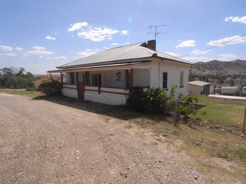 61 Mount Street, Gundagai NSW 2722