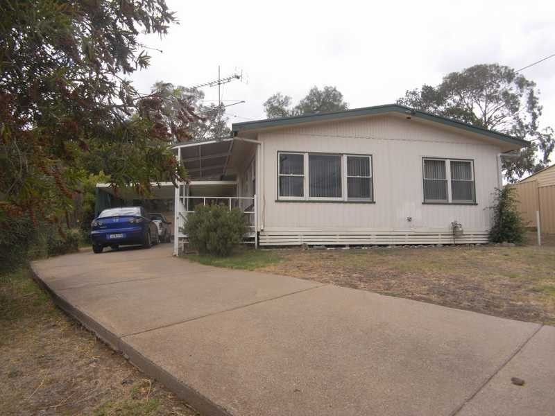 55 Punch Street, Gundagai NSW 2722