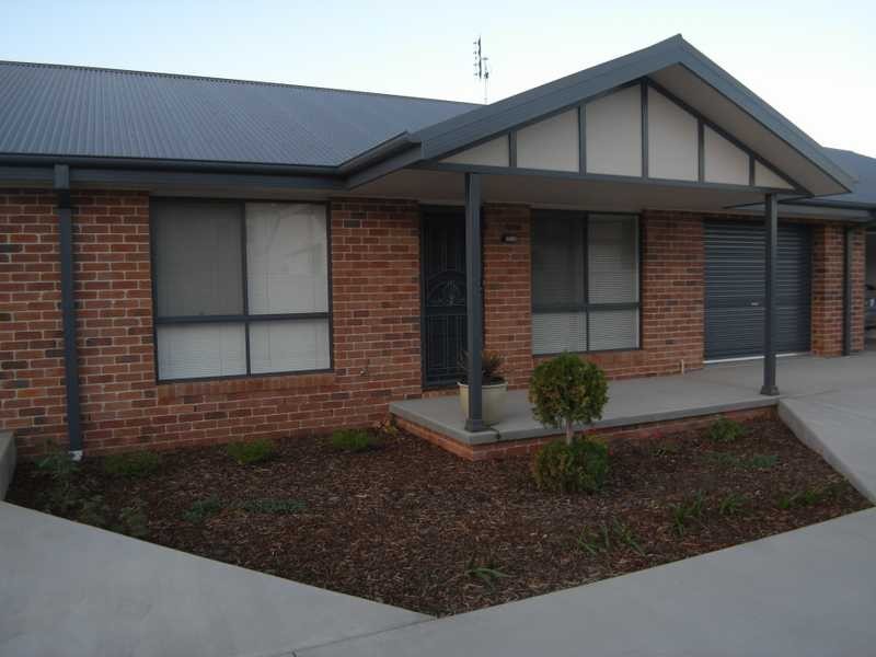 Unit 2/30 West Street, Gundagai NSW 2722