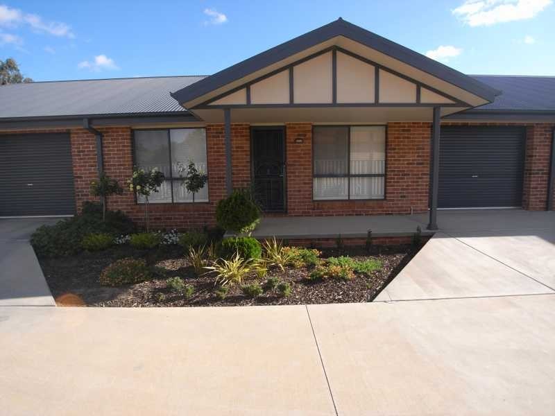 Unit 2/30 West Street, Gundagai NSW 2722