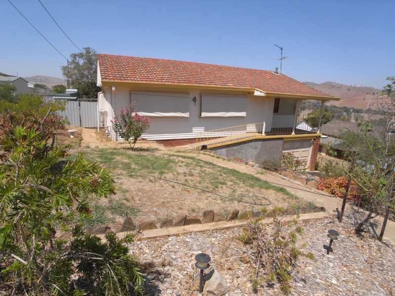 25 Homer Street, Gundagai NSW 2722