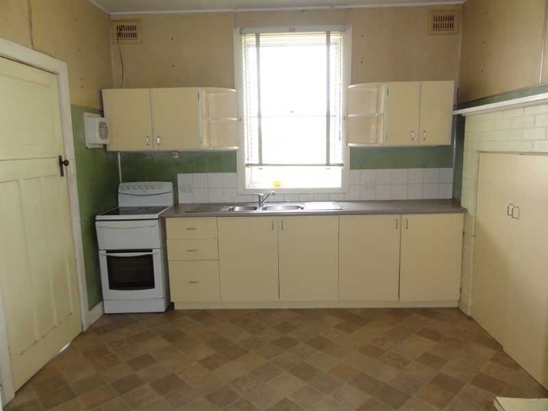 102 Mount Street, Gundagai NSW 2722
