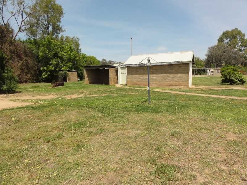 102 Mount Street, Gundagai NSW 2722