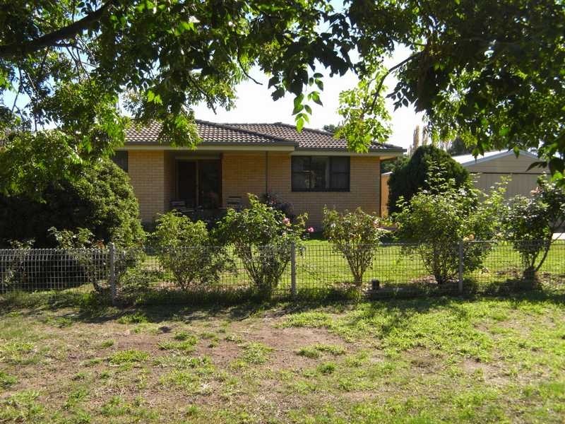 6 Bourke Street, Gundagai NSW 2722