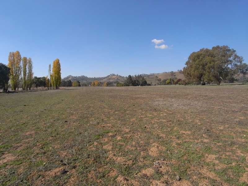 4 Adelong Road, Tumblong NSW 2729