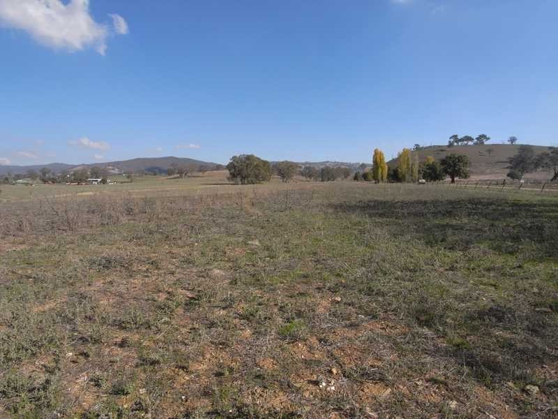 4 Adelong Road, Tumblong NSW 2729