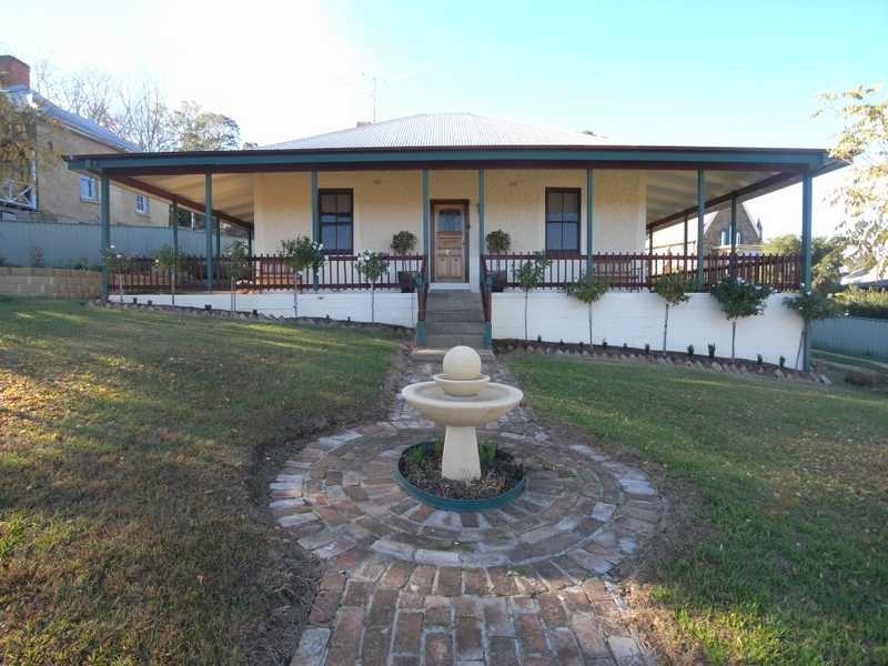 41 Otway Street, Gundagai NSW 2722