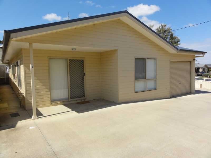 Unit 1,3,4,5 & 7/127 Hanley Street, Gundagai NSW 2722
