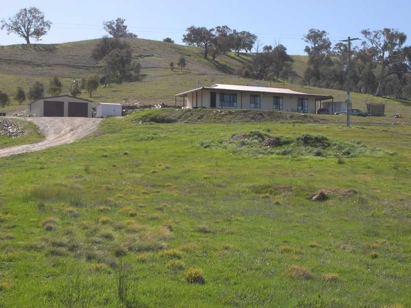 104 Cockatoo Road, Tumut NSW 2720