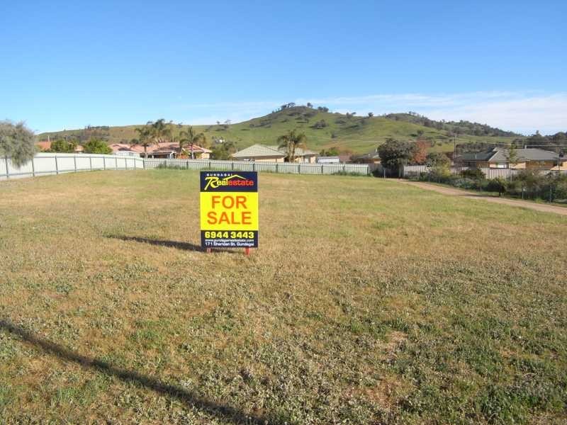 12 Lawson Drive, Gundagai NSW 2722