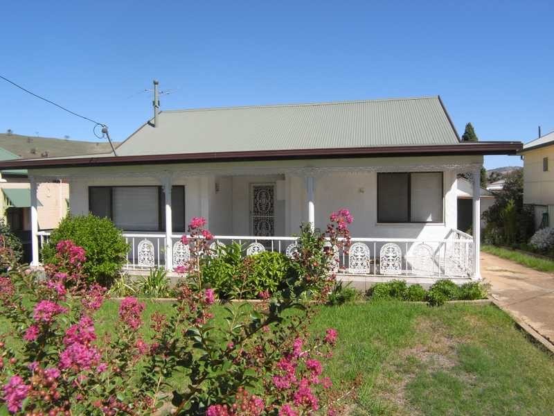 58 West Street, Gundagai NSW 2722