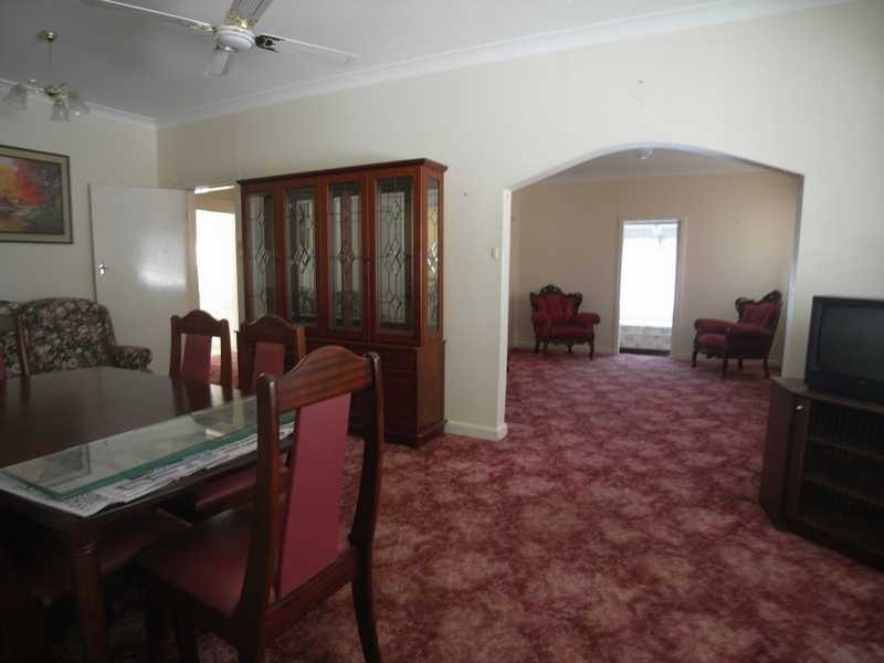 58 West Street, Gundagai NSW 2722