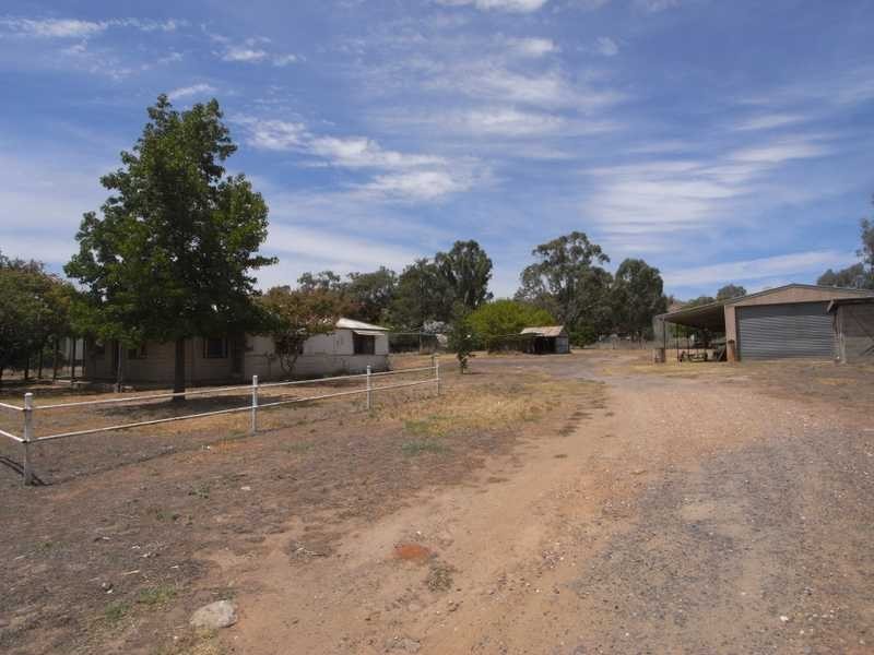104 Mount Street, Gundagai NSW 2722