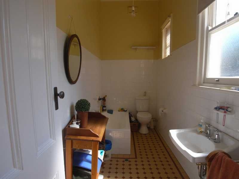 93 First Avenue, Gundagai NSW 2722