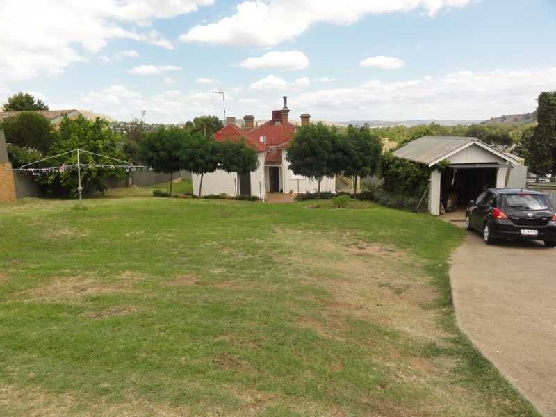 93 First Avenue, Gundagai NSW 2722