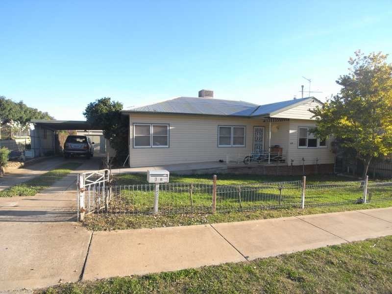 128 Hanley Street, Gundagai NSW 2722
